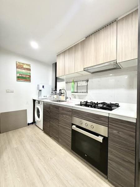 The Terrace, 102 Edgedale Plains, Hougang / Punggol / Sengkang, 3 Bedrooms, 1,001 sqft, Condominium For Sale, by Amelia Chia, 500289518 - Kitchen - PropertyGuru.com.sg