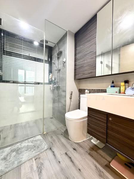 The Terrace, 102 Edgedale Plains, Hougang / Punggol / Sengkang, 3 Bedrooms, 1,001 sqft, Condominium For Sale, by Amelia Chia, 500289518 - Bathroom - PropertyGuru.com.sg