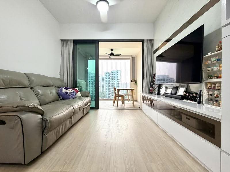The Terrace, 102 Edgedale Plains, Hougang / Punggol / Sengkang, 3 Bedrooms, 1,001 sqft, Condominium For Sale, by Amelia Chia, 500289518 - Living Room - PropertyGuru.com.sg