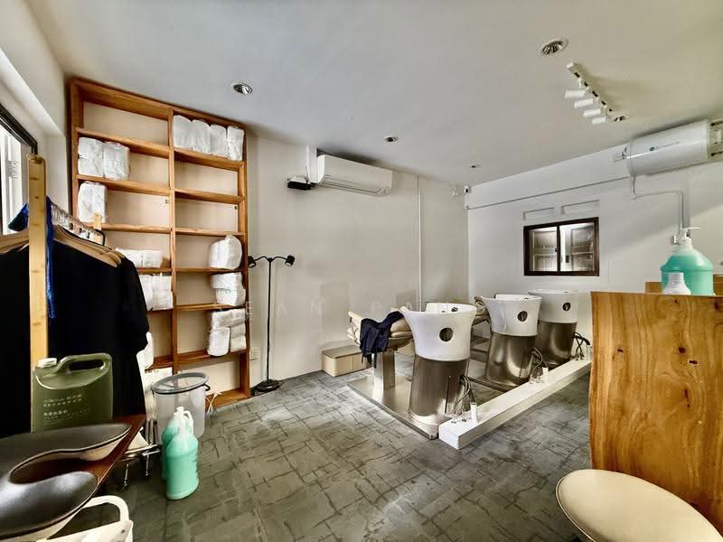 Rare Hair Salon space at Maxwell/Tanjong Pagar Vicinity | Prime Location, Chinatown / Tanjong Pagar, 1,200 sqft, Other Retail For Rent, by Sean Pang, 500289522 - Interior - CommercialGuru.com.sg