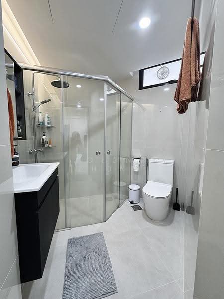 Mandarin Gardens, 5 Siglap Road, East Coast / Marine Parade, 1 Bedroom, 732 sqft, Condominium For Sale, by Jolene Zhong, 500289527 - Bathroom - PropertyGuru.com.sg