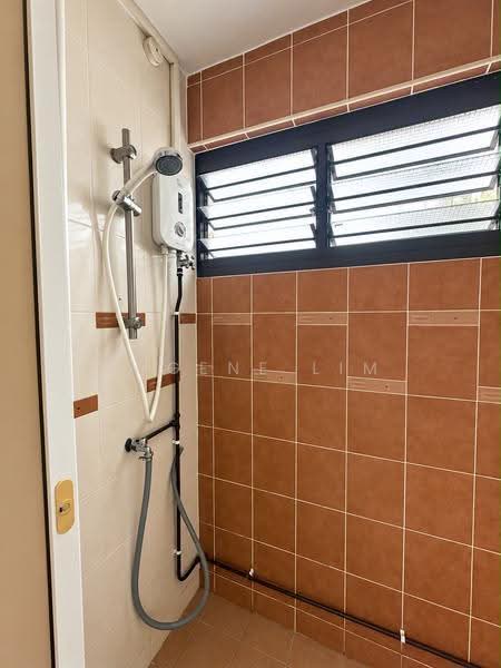 147 Bishan Street 11, 147 Bishan Street 11, Ang Mo Kio / Bishan / Thomson, 3 Bedrooms, 904 sqft, HDB Flat For Sale, by Eugene Lim, 500289609 - Bathroom - PropertyGuru.com.sg