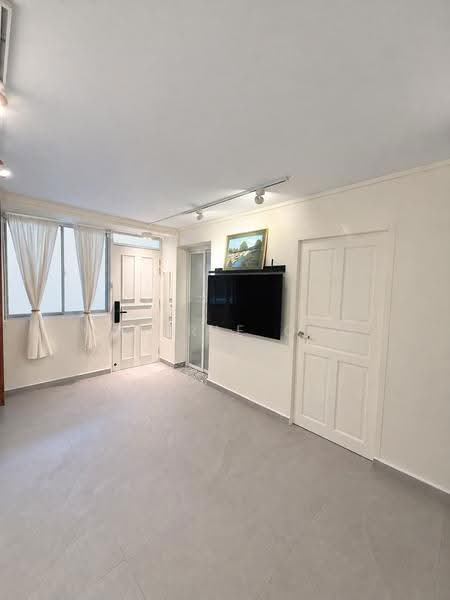 30 New Upper Changi Road, 30 New Upper Changi Road, Bedok / Upper East Coast, 4 Bedrooms, 700 sqft, HDB Flat For Rent, by Valerie Ong, 500289621 - Living Room Walkway - PropertyGuru.com.sg
