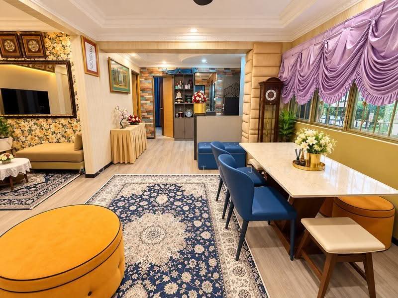 832 Jurong West Street 81, 832 Jurong West Street 81, Boon Lay / Jurong / Tuas, 5 Bedrooms, 1,367 sqft, HDB Flat For Sale, by Adi Mesti Jadi, 500289623 - Living Room - PropertyGuru.com.sg