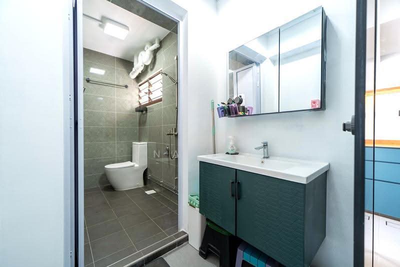 850 Jurong West Street 81, 850 Jurong West Street 81, Boon Lay / Jurong / Tuas, 3 Bedrooms, 1,378 sqft, HDB Flat For Sale, by Ena Foo, 500289625 - Bathroom - PropertyGuru.com.sg