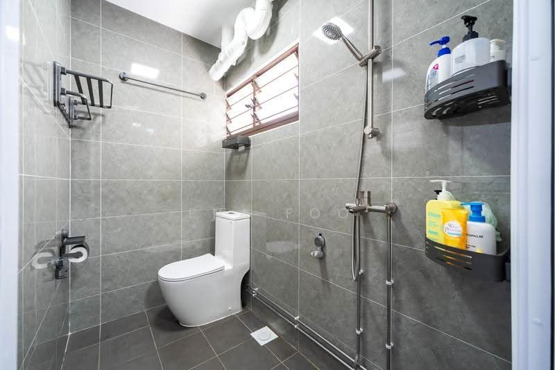 850 Jurong West Street 81, 850 Jurong West Street 81, Boon Lay / Jurong / Tuas, 3 Bedrooms, 1,378 sqft, HDB Flat For Sale, by Ena Foo, 500289625 - Common Bathroom - PropertyGuru.com.sg