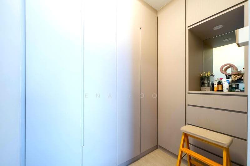 850 Jurong West Street 81, 850 Jurong West Street 81, Boon Lay / Jurong / Tuas, 3 Bedrooms, 1,378 sqft, HDB Flat For Sale, by Ena Foo, 500289625 - Walk-in Wardrobe (Attached to Master) - PropertyGuru.com.sg
