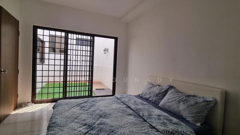 Fengli Gardens, Lorong Ong Lye, Hougang / Punggol / Sengkang, Room Rental, 200 sqft, Corner Terrace For Rent, by Deny Gunady, 500289659 - Bedroom - PropertyGuru.com.sg