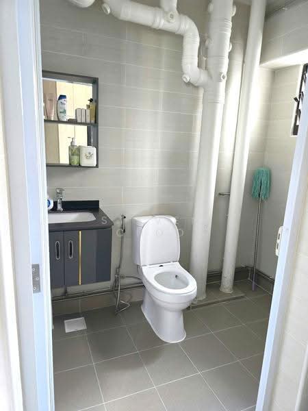 253 Compassvale Street, 253 Compassvale Street, Hougang / Punggol / Sengkang, Room Rental, 120 sqft, HDB Flat For Rent, by Steven Choo, 500289665 - Bathroom - PropertyGuru.com.sg