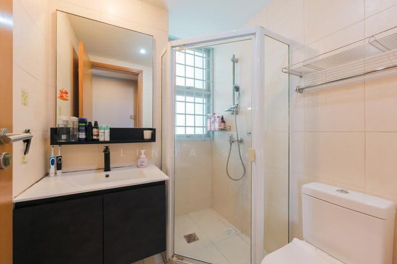 Gardenvista, 950 Dunearn Road, Clementi Park / Upper Bukit Timah, 3 Bedrooms, 1,163 sqft, Condominium For Sale, by Linda Sim, 500289681 - Bathroom - PropertyGuru.com.sg