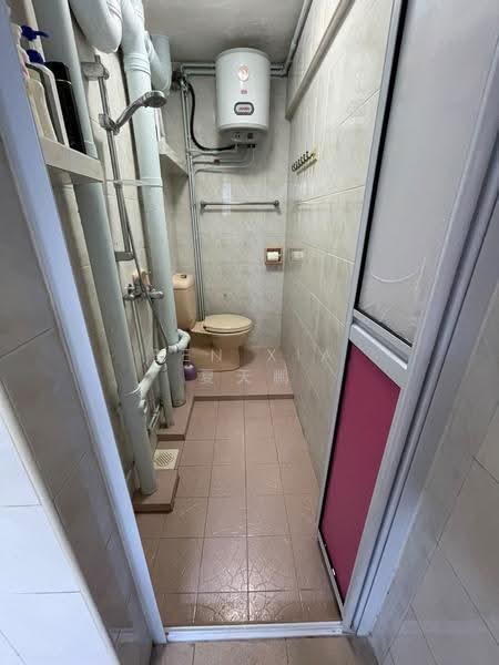 69 Circuit Road, 69 Circuit Road, Macpherson / Potong Pasir, 2 Bedrooms, 603 sqft, HDB Flat For Sale, by Ben XIA 夏天鹏, 500289702 - Bathroom - PropertyGuru.com.sg