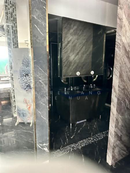 501 West Coast Drive, 501 West Coast Drive, Buona Vista / West Coast / Clementi New Town, 3,100 sqft, Shop / Shophouse For Rent, by Andrew Ang Wee Hua, 500289752 - Bathroom - CommercialGuru.com.sg