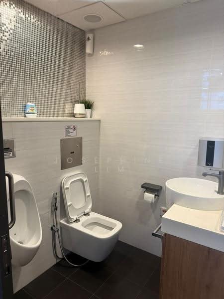 Robinson Square, 144 Robinson Road, Boat Quay / Raffles Place / Marina, 1,184 sqft, Office For Sale, by Josephine Lim, 500289753 - Bathroom - CommercialGuru.com.sg