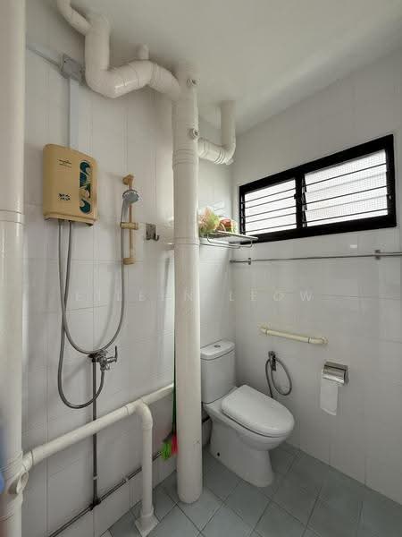 523 Hougang Avenue 6, 523 Hougang Avenue 6, Hougang / Punggol / Sengkang, Room Rental, 130 sqft, HDB Flat For Rent, by Eileen Leow, 500289765 - Bathroom - PropertyGuru.com.sg