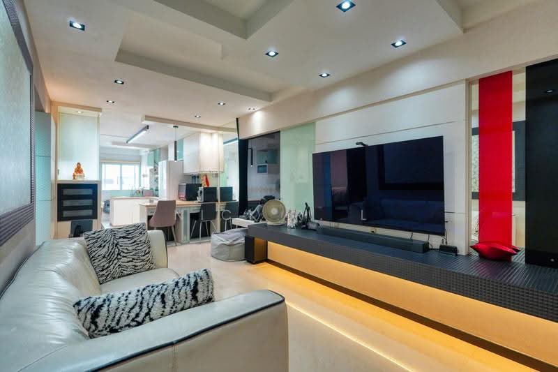 216 Ang Mo Kio Avenue 1, 216 Ang Mo Kio Avenue 1, Ang Mo Kio / Bishan / Thomson, 2 Bedrooms, 786 sqft, HDB Flat For Sale, by Nick R. L, 500289771 - Living Room - PropertyGuru.com.sg