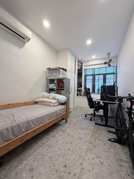 United Mansion, 592-614 East Coast Road, East Coast / Marine Parade, 3 Bedrooms, 1,141 sqft, Apartment For Sale, by Veonh Lee Hui Li, 500289775 - Study - PropertyGuru.com.sg