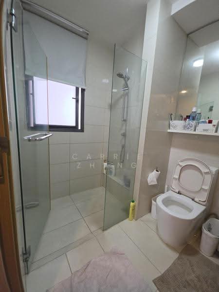SkyPark Residences, Sembawang Drive, Sembawang / Yishun, 4 Bedrooms, 1,528 sqft, Condominium For Sale, by Carrie Zhang, 500289784 - Bathroom - PropertyGuru.com.sg