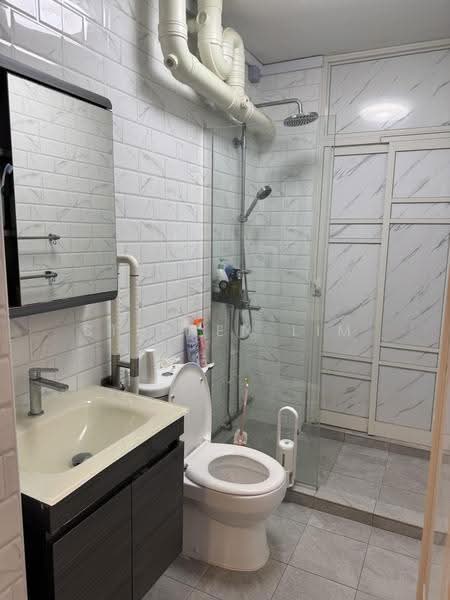 234A Serangoon Avenue 2, 234A Serangoon Avenue 2, Hougang / Punggol / Sengkang, Room Rental, 150 sqft, HDB Flat For Rent, by Stephen Lim, 500289806 - Bathroom - PropertyGuru.com.sg