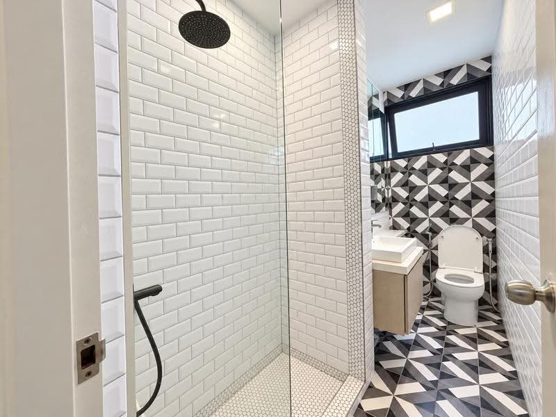 Orchard Court, 27 Oxley Road, Orchard / River Valley, 4 Bedrooms, 1,453 sqft, Apartment For Sale, by Athalia Soon Sze Yin, 500289846 - Bathroom - PropertyGuru.com.sg