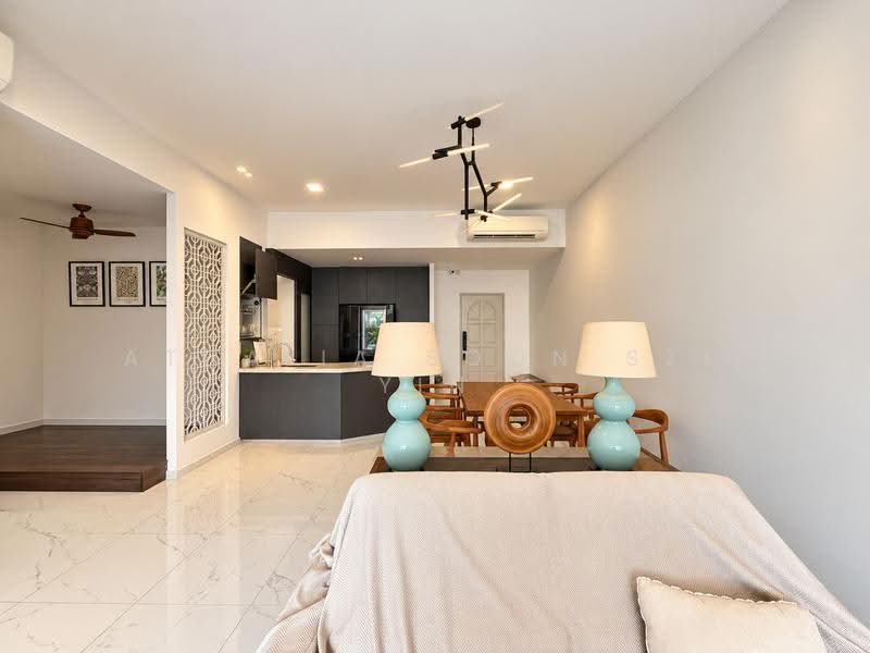 Orchard Court, 27 Oxley Road, Orchard / River Valley, 4 Bedrooms, 1,453 sqft, Apartment For Sale, by Athalia Soon Sze Yin, 500289846 - Living Room - PropertyGuru.com.sg