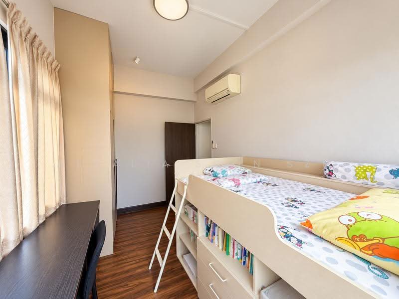 Orchard Court, 27 Oxley Road, Orchard / River Valley, 4 Bedrooms, 1,453 sqft, Apartment For Sale, by Athalia Soon Sze Yin, 500289846 - Bedroom - PropertyGuru.com.sg