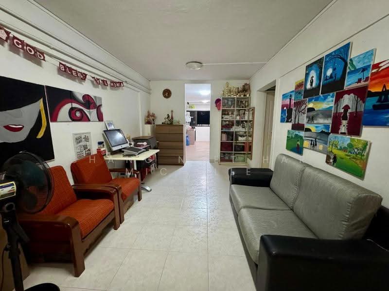 611 Ang Mo Kio Avenue 5, 611 Ang Mo Kio Avenue 5, Ang Mo Kio / Bishan / Thomson, 2 Bedrooms, 721 sqft, HDB Flat For Sale, by Chang Nyet Har Michelle, 500289859 - Living Room - PropertyGuru.com.sg