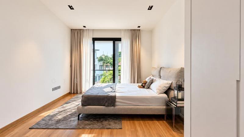 MINS to MRT FREEHOLD BRAND NEW 5 ensuite detached landed @ Siglap, East Coast / Marine Parade, 5 Bedrooms, 9,280 sqft, Detached House For Sale, by Geraldine Teh, 500289867 - PropertyGuru.com.sg