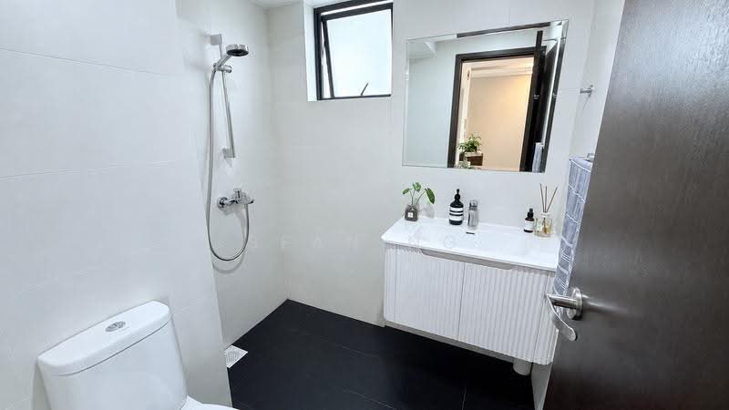 Hilltop Grove, 134 Hillview Avenue, Dairy Farm / Bukit Panjang / Choa Chu Kang, 2 Bedrooms, 861 sqft, Condominium For Sale, by Sean Ng, 500289879 - Bathroom - PropertyGuru.com.sg