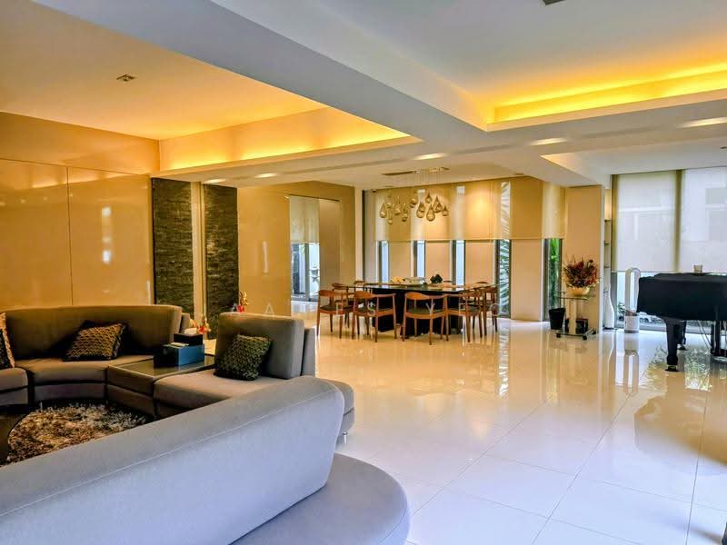 Goodman Road Bungalow Zone, East Coast / Marine Parade, 6 Bedrooms, 7,001 sqft, Semi-Detached House For Sale, by Jaames Yeo, 500289899 - Living Room - PropertyGuru.com.sg