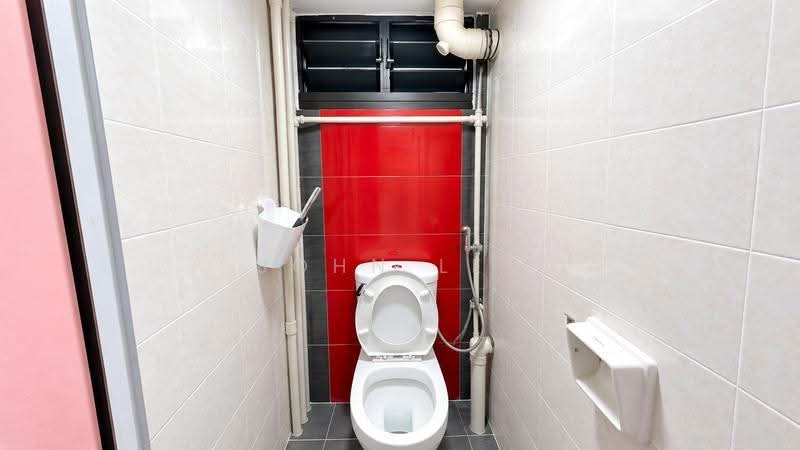 6 Marsiling Drive, 6 Marsiling Drive, Admiralty / Woodlands, 3 Bedrooms, 699 sqft, HDB Flat For Sale, by John Lee, 500289906 - Bathroom - PropertyGuru.com.sg