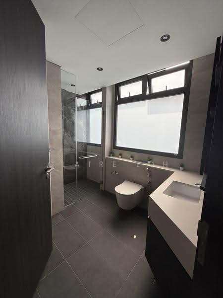 Sophia Regency, 105 Sophia Road, Orchard / River Valley, 8 Bedrooms, 5,209 sqft, Condominium For Rent, by Claire Loh, 500289937 - Bathroom - PropertyGuru.com.sg