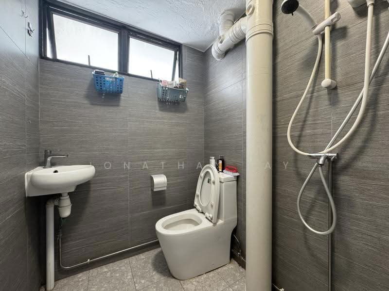 313 Ang Mo Kio Avenue 3, 313 Ang Mo Kio Avenue 3, Ang Mo Kio / Bishan / Thomson, Room Rental, 130 sqft, HDB Flat For Rent, by Jonathan Tay, 500289949 - PropertyGuru.com.sg