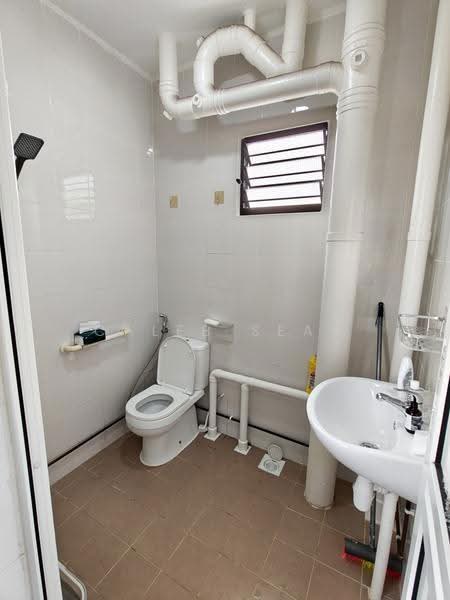 243 Tampines Street 21, 243 Tampines Street 21, Pasir Ris / Tampines, 2 Bedrooms, 796 sqft, HDB Flat For Rent, by Caleb Seah, 500289957 - PropertyGuru.com.sg