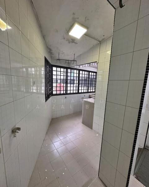 438 Jurong West Avenue 1, 438 Jurong West Avenue 1, Boon Lay / Jurong / Tuas, 2 Bedrooms, 871 sqft, HDB Flat For Sale, by Mohamad Faizal Bin Hanafi, 500289962 - Kitchen - PropertyGuru.com.sg
