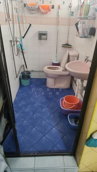 857 Jurong West Street 81, 857 Jurong West Street 81, Boon Lay / Jurong / Tuas, Room Rental, 120 sqft, HDB Flat For Rent, by Doris Kang, 500289973 - Bathroom - PropertyGuru.com.sg