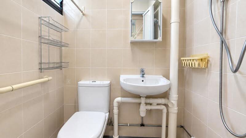 624 Ang Mo Kio Avenue 4, 624 Ang Mo Kio Avenue 4, Ang Mo Kio / Bishan / Thomson, 2 Bedrooms, 732 sqft, HDB Flat For Sale, by Keenan Tan, 500289978 - Master Bathroom - PropertyGuru.com.sg