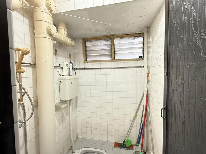 201 Ang Mo Kio Avenue 3, 201 Ang Mo Kio Avenue 3, Ang Mo Kio / Bishan / Thomson, 1 Bedroom, 721 sqft, HDB Flat For Rent, by S MICHAEL Michael, 500289995 - Bathroom - PropertyGuru.com.sg