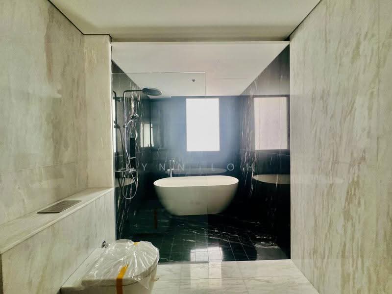 Rare Brand New Freehold Detached Home | Watten | 7 Bedrooms, HILLCREST / WATTEN / SHELFORD ROAD, TANGLIN / HOLLAND / BUKIT TIMAH, Newton / Novena, 7 Bedrooms, 9,614 sqft, Detached House For Sale, by Lynn Loh, 500290013 - Bathroom - PropertyGuru.com.sg