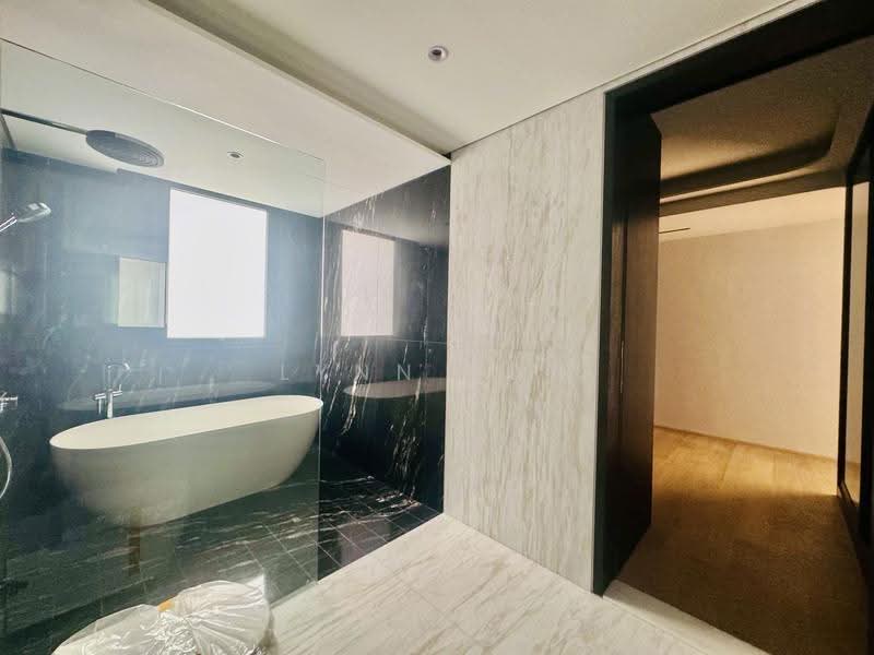 Rare Brand New Freehold Detached Home | Watten | 7 Bedrooms, HILLCREST / WATTEN / SHELFORD ROAD, TANGLIN / HOLLAND / BUKIT TIMAH, Newton / Novena, 7 Bedrooms, 9,614 sqft, Detached House For Sale, by Lynn Loh, 500290013 - Bathroom - PropertyGuru.com.sg