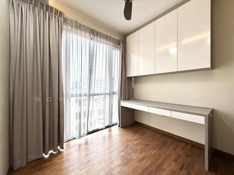 Palm Isles, 34 Flora Drive, Changi Airport / Changi Village, 3 Bedrooms, 990 sqft, Condominium For Sale, by Noviana Santoso, 500290022 - PropertyGuru.com.sg