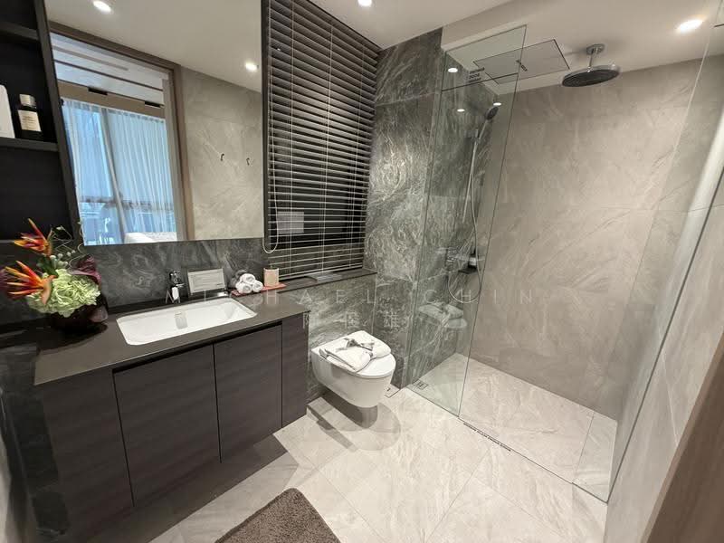 Lucerne Grand, Lakeside Drive, Boon Lay / Jurong / Tuas, 3 Bedrooms, 1,001 sqft, Condominium For Sale, by Michael Chin 陈俊雄, 500290035 - Bathroom - PropertyGuru.com.sg
