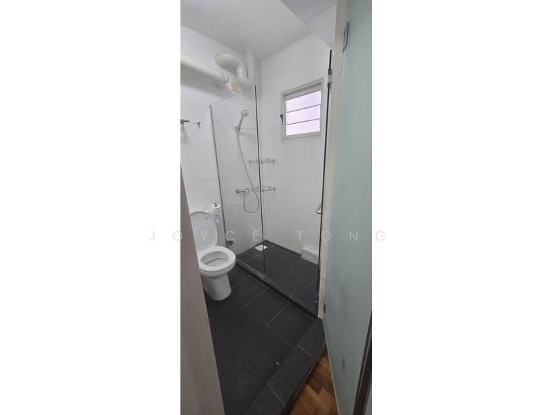 176B Edgefield Plains, 176B Edgefield Plains, Hougang / Punggol / Sengkang, 3 Bedrooms, 1,194 sqft, HDB Flat For Rent, by Joyce Tong, 500290037 - Master Bathroom - PropertyGuru.com.sg