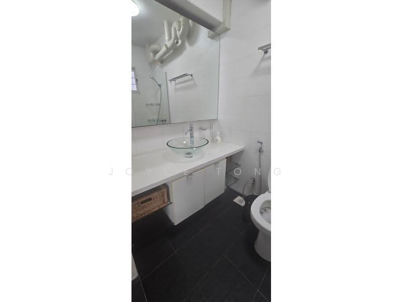 176B Edgefield Plains, 176B Edgefield Plains, Hougang / Punggol / Sengkang, 3 Bedrooms, 1,194 sqft, HDB Flat For Rent, by Joyce Tong, 500290037 - Master Bathroom - PropertyGuru.com.sg
