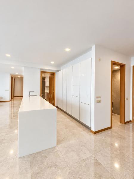 Marina Bay Residences, 18 Marina Boulevard, Boat Quay / Raffles Place / Marina, 4 Bedrooms, 3,961 sqft, Condominium For Rent, by Shirley Seng, 500290048 - Kitchen - PropertyGuru.com.sg