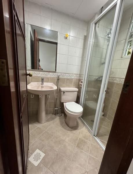 Pinetree Condo, 28 Balmoral park, Tanglin / Holland / Bukit Timah, 3 Bedrooms, 1,206 sqft, Condominium For Rent, by Furness Sng, 500290050 - Bathroom - PropertyGuru.com.sg