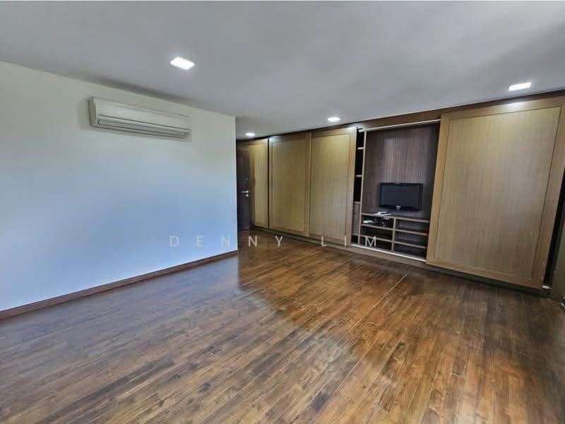 D15 CORNER TERRACE. 6 BEDROOMS (9693.8899 发发久久), East Coast / Marine Parade, 6 Bedrooms, 4,500 sqft, Corner Terrace For Rent, by Denny Lim, 500290057 - Living Room - PropertyGuru.com.sg