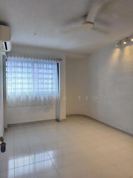 643 Hougang Avenue 8, 643 Hougang Avenue 8, Hougang / Punggol / Sengkang, 3 Bedrooms, 1,293 sqft, HDB Flat For Sale, by David Teo, 500290060 - Squarish Bedroom 2 - PropertyGuru.com.sg