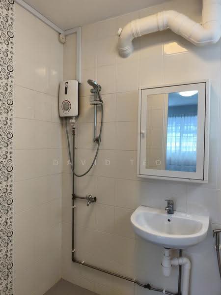 643 Hougang Avenue 8, 643 Hougang Avenue 8, Hougang / Punggol / Sengkang, 3 Bedrooms, 1,293 sqft, HDB Flat For Sale, by David Teo, 500290060 - MB Bathroom - PropertyGuru.com.sg