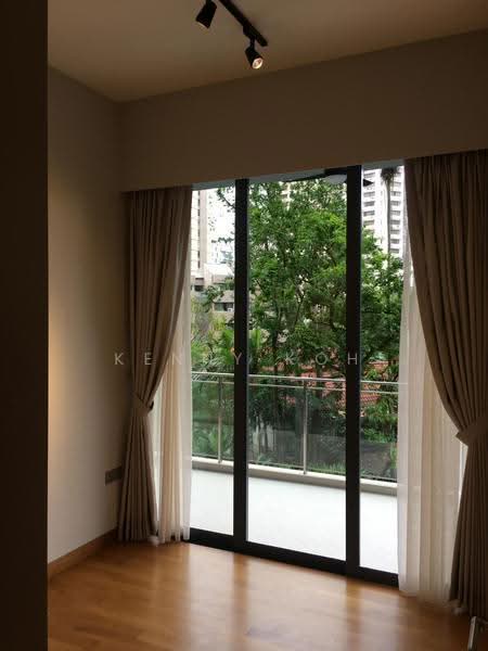 Goodwood Grand, 16 Balmoral Road, Tanglin / Holland / Bukit Timah, 3 Bedrooms, 1,044 sqft, Apartment For Sale, by Kenny Koh, 500290066 - Balcony - PropertyGuru.com.sg