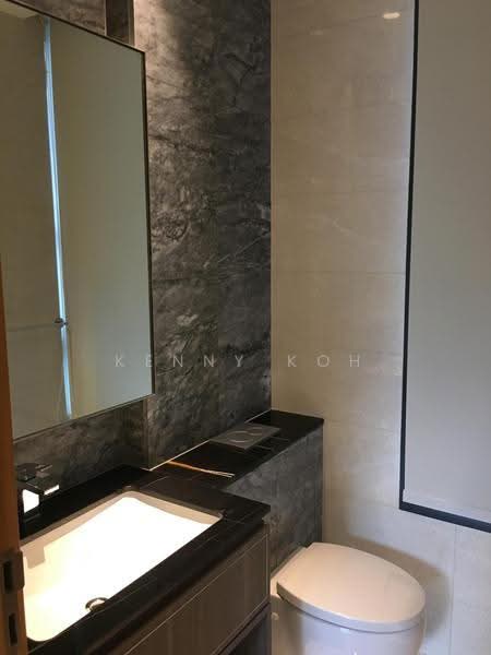 Goodwood Grand, 16 Balmoral Road, Tanglin / Holland / Bukit Timah, 3 Bedrooms, 1,044 sqft, Apartment For Sale, by Kenny Koh, 500290066 - Bathroom - PropertyGuru.com.sg